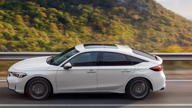 Opening panoramic glass roof